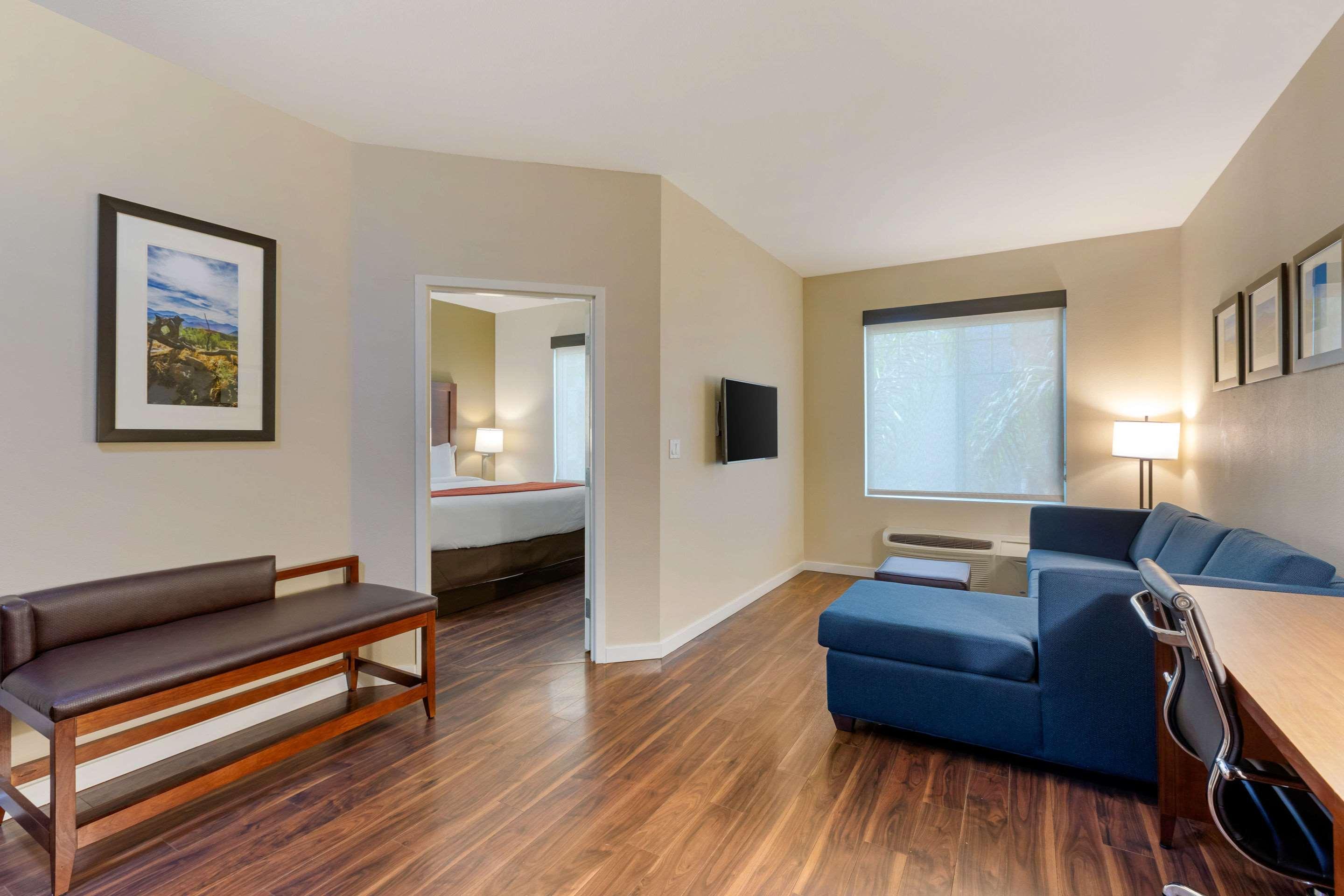 Comfort Inn&Suites Near Ontario Airport Exterior foto