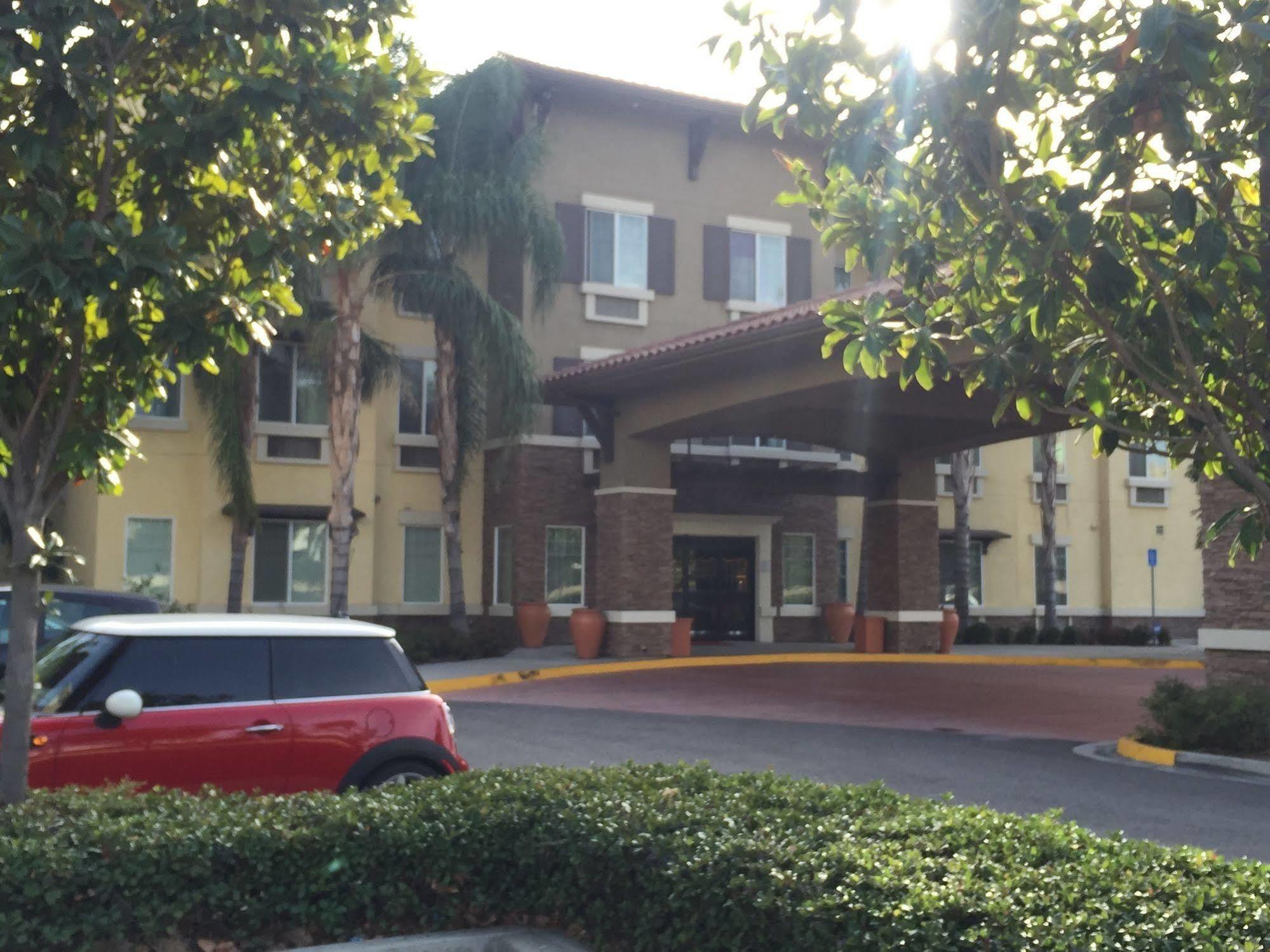 Comfort Inn&Suites Near Ontario Airport Exterior foto
